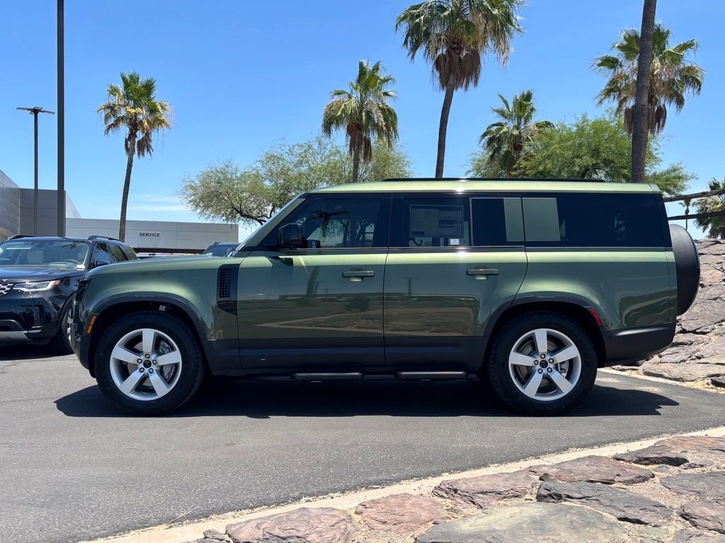 New 2026 Woolstone Green Land Rover S image 3