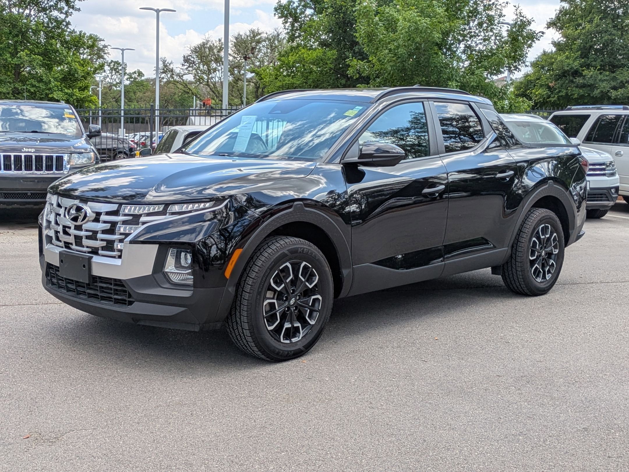 Used 2023 Phantom Black Hyundai SEL image 7