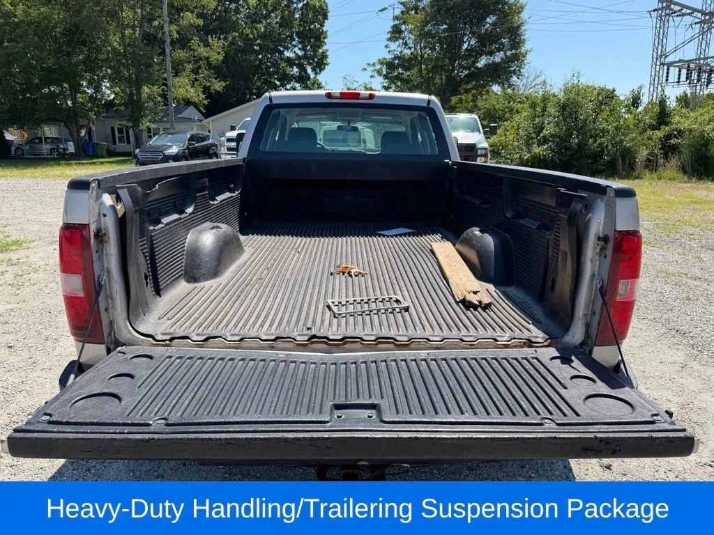 Used 2008 SILVER BIRCH METALLIC Chevrolet DRW Work Truck image 15