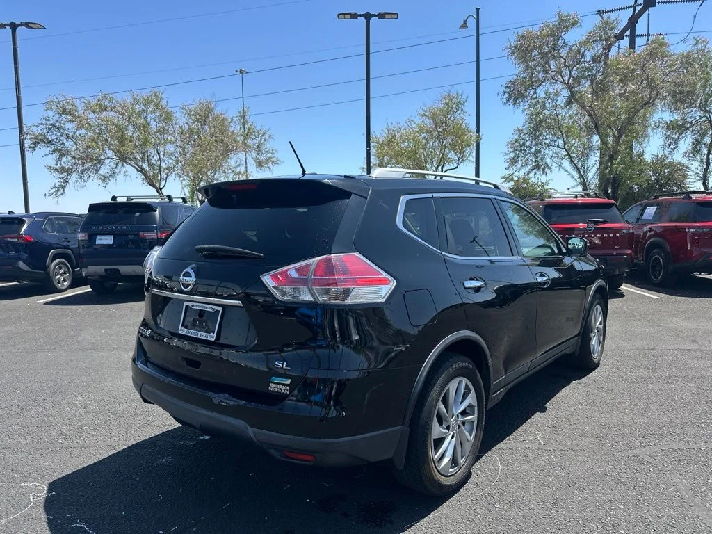 Used 2014 Black Nissan SL image 4