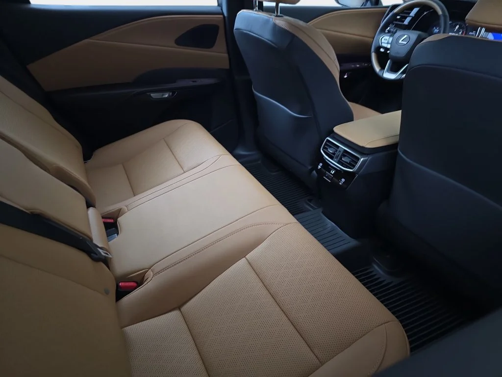 New 2026 Eminent White Pearl Lexus PREMIUM PLUS image 11