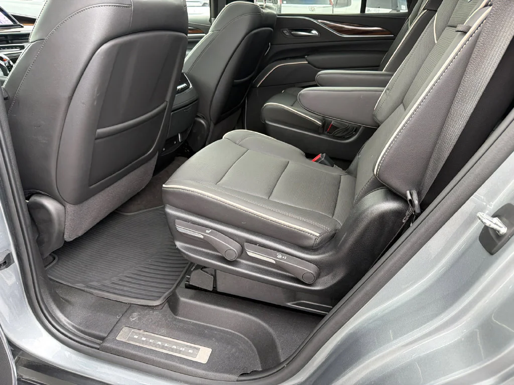 Used 2024 Silver Cadillac Premium Luxury image 21