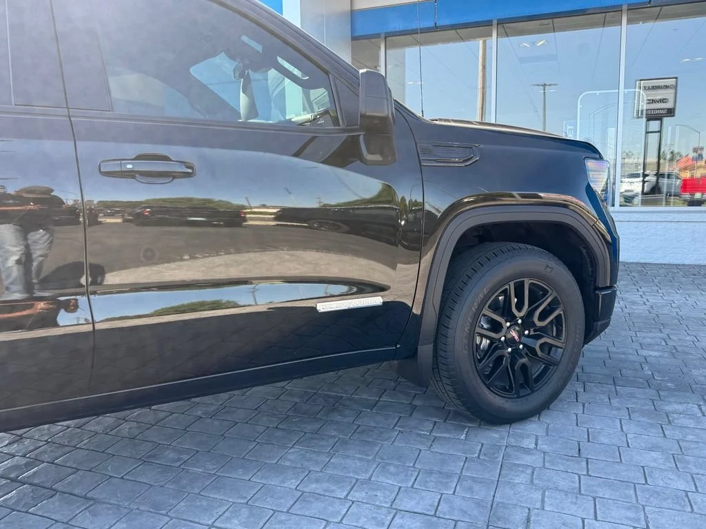 Used 2023 Onyx Black GMC Elevation image 12