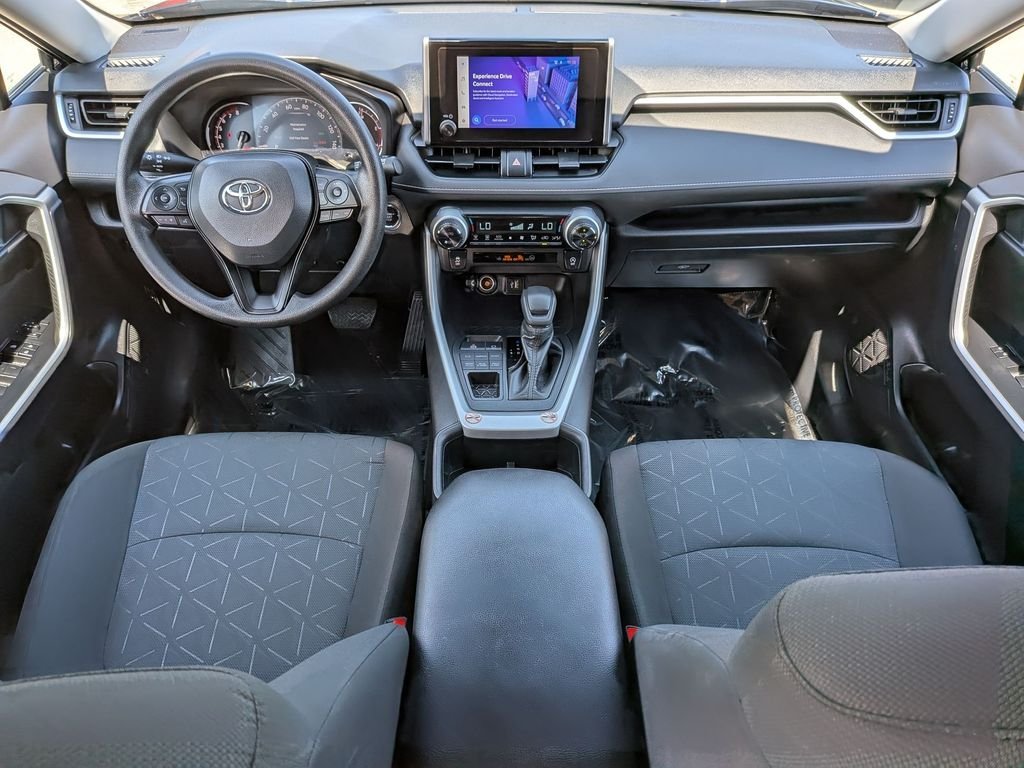Used 2025  Toyota XLE image 5