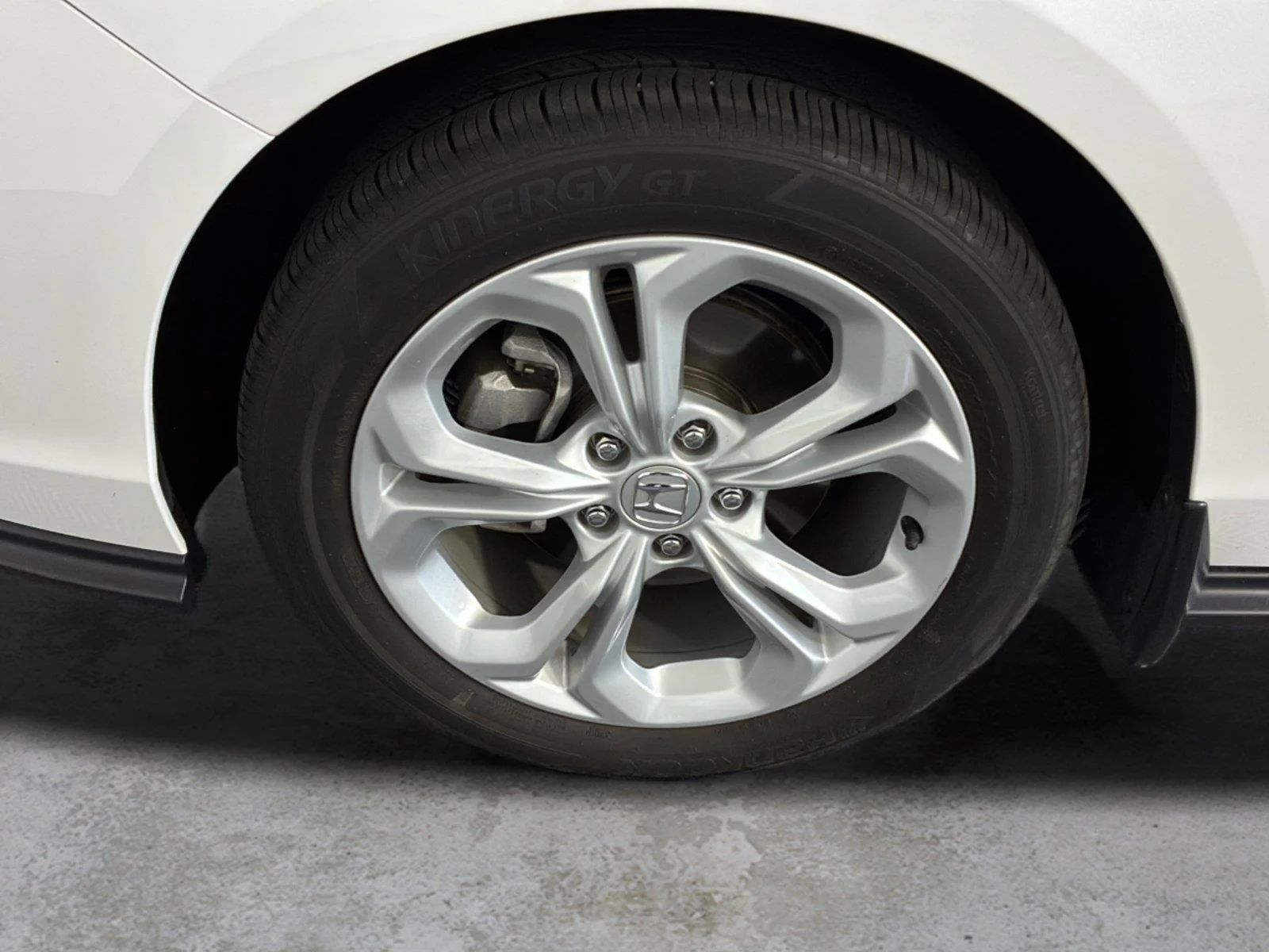 Used 2024 Platinum White Pearl Honda LX image 10