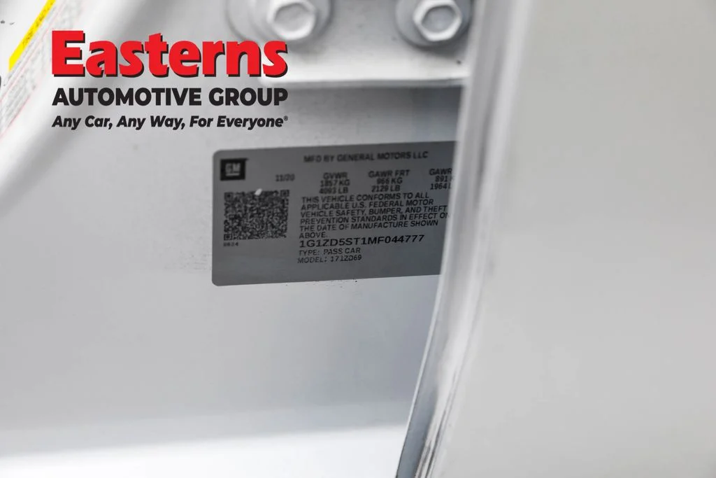 Used 2021 White Chevrolet LT image 34