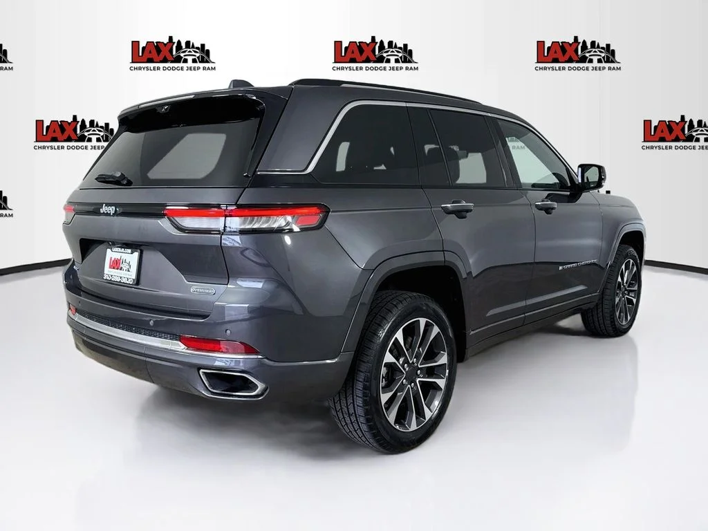 Used 2022 Gray Jeep Overland 4xe image 7