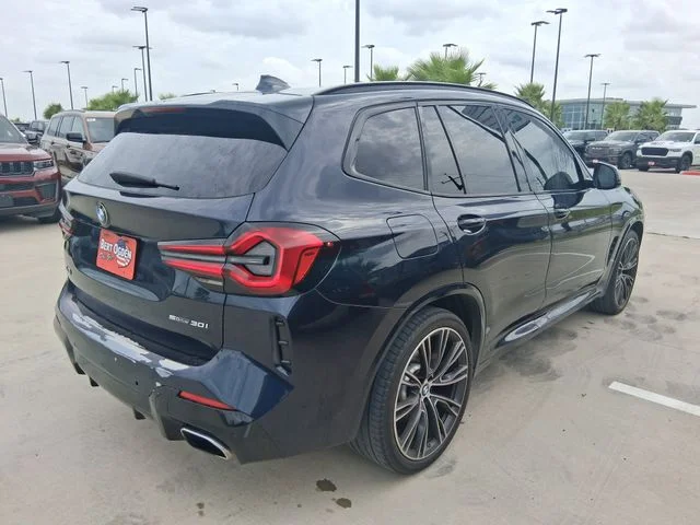 Used 2022 Black BMW sDrive30i image 9