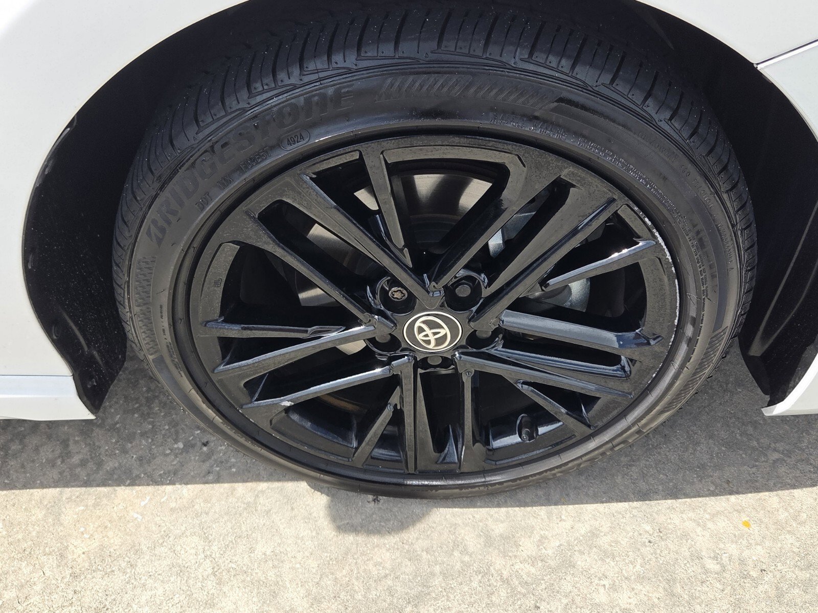 Used 2025 Ice Cap Toyota SE image 12