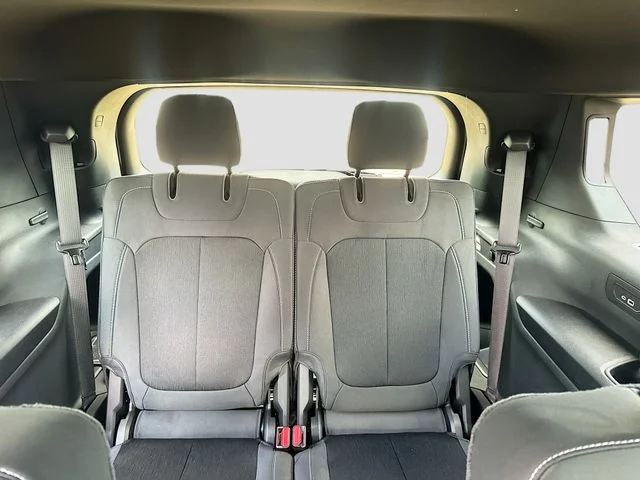 New 2026 Bright White Clear-Coat Exterior Paint Jeep Laredo image 33