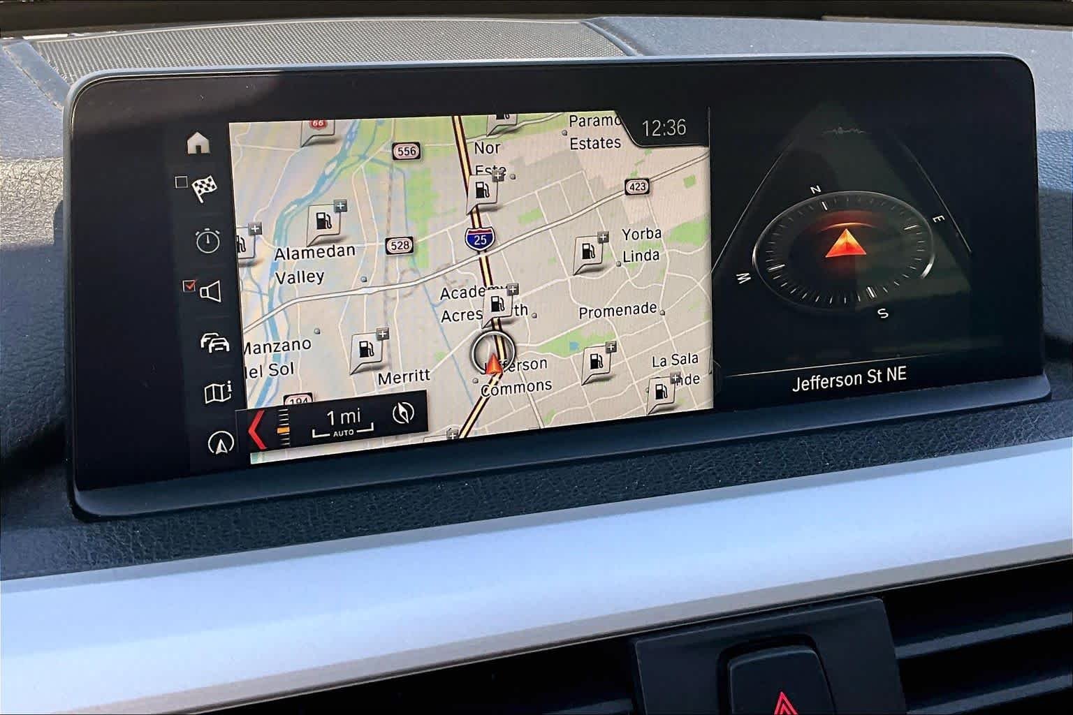 Used 2018 Mineral White Metallic BMW 320i xDrive image 29