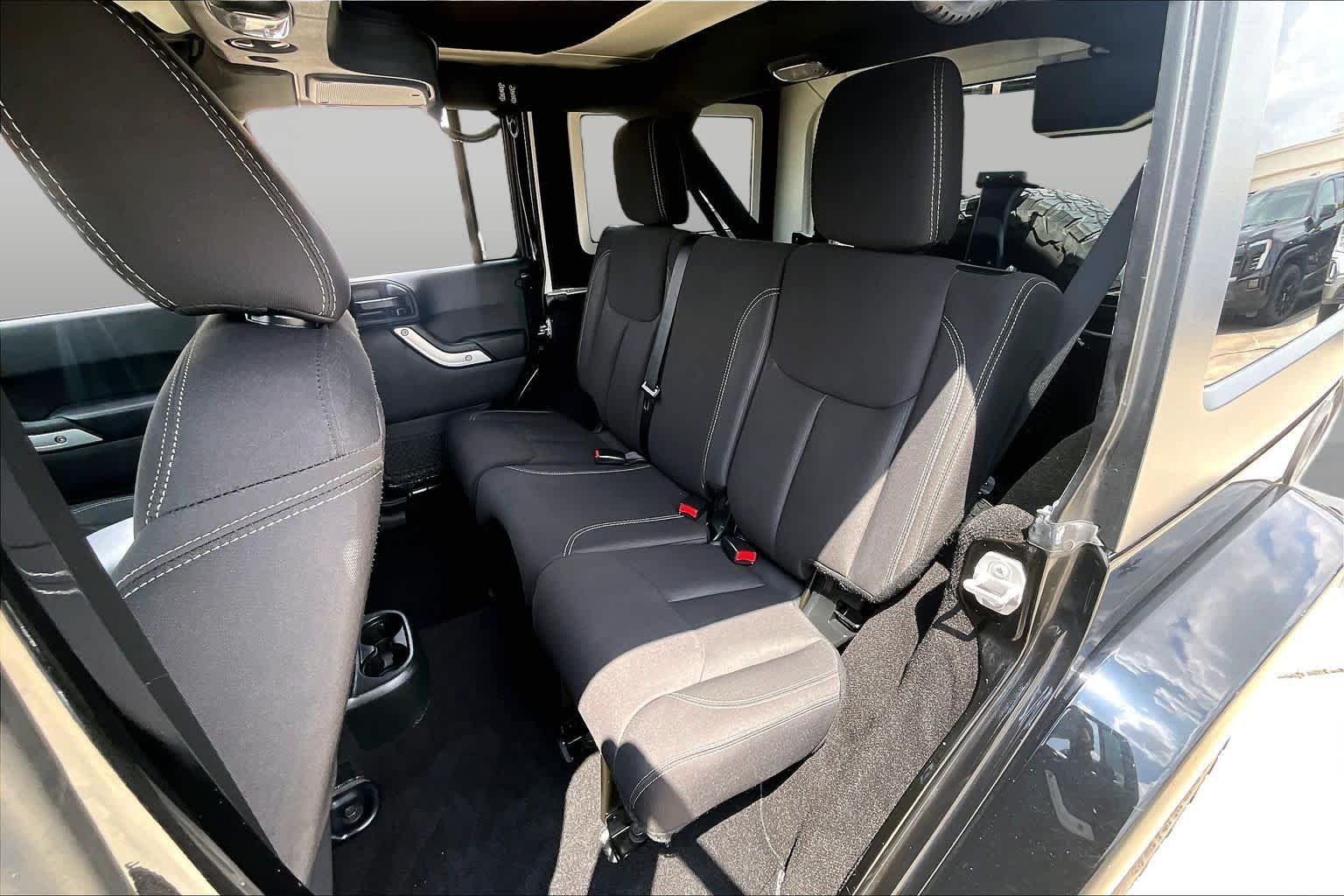 Used 2017 Black Clearcoat Jeep Sahara image 19