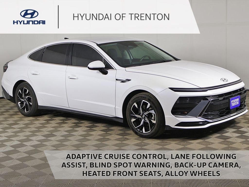 Certified Used 2024 White Hyundai SEL image 1