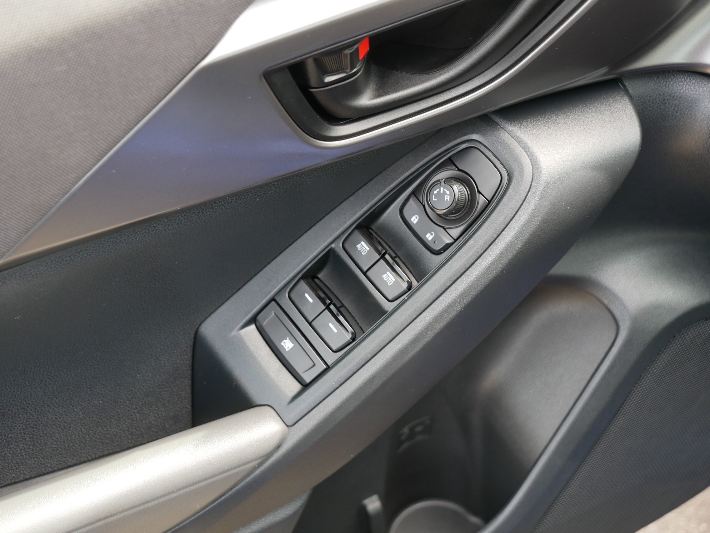 Used 2025 Sapphire Blue Pearl Subaru  image 19