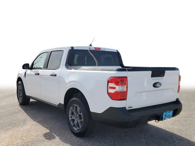 New 2026 Oxford White Ford XLT image 3