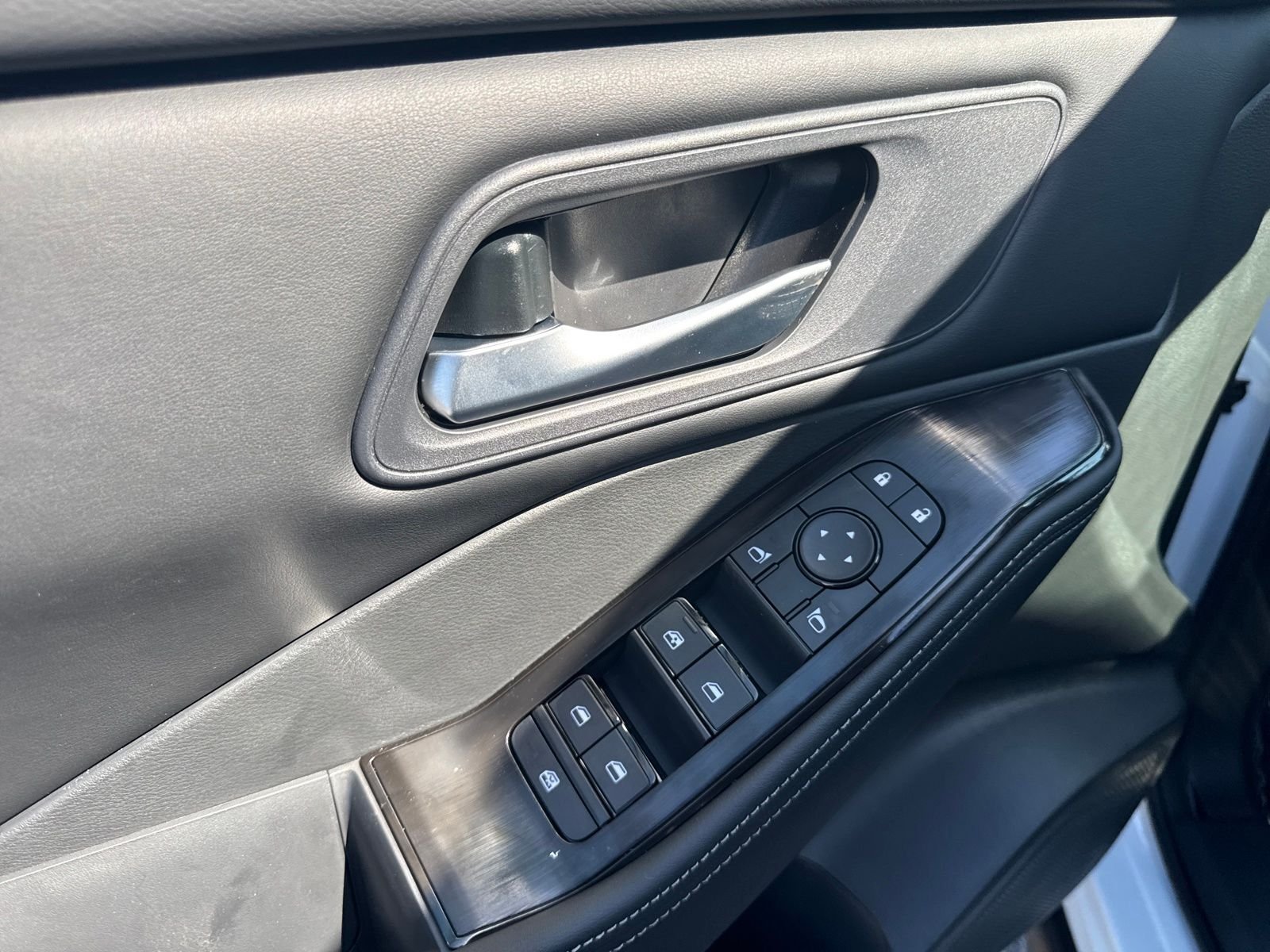 New 2026 Nissan Rogue SV 4D Sport Utility