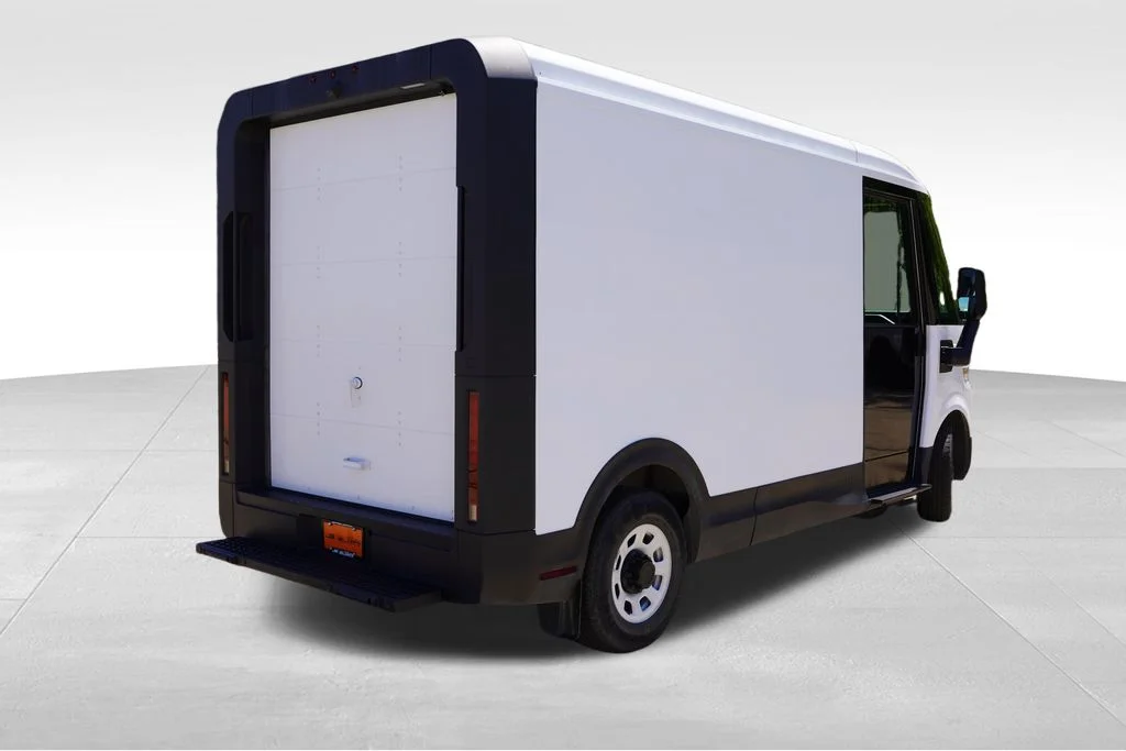 Used 2024 Oyster White BrightDrop Base image 6