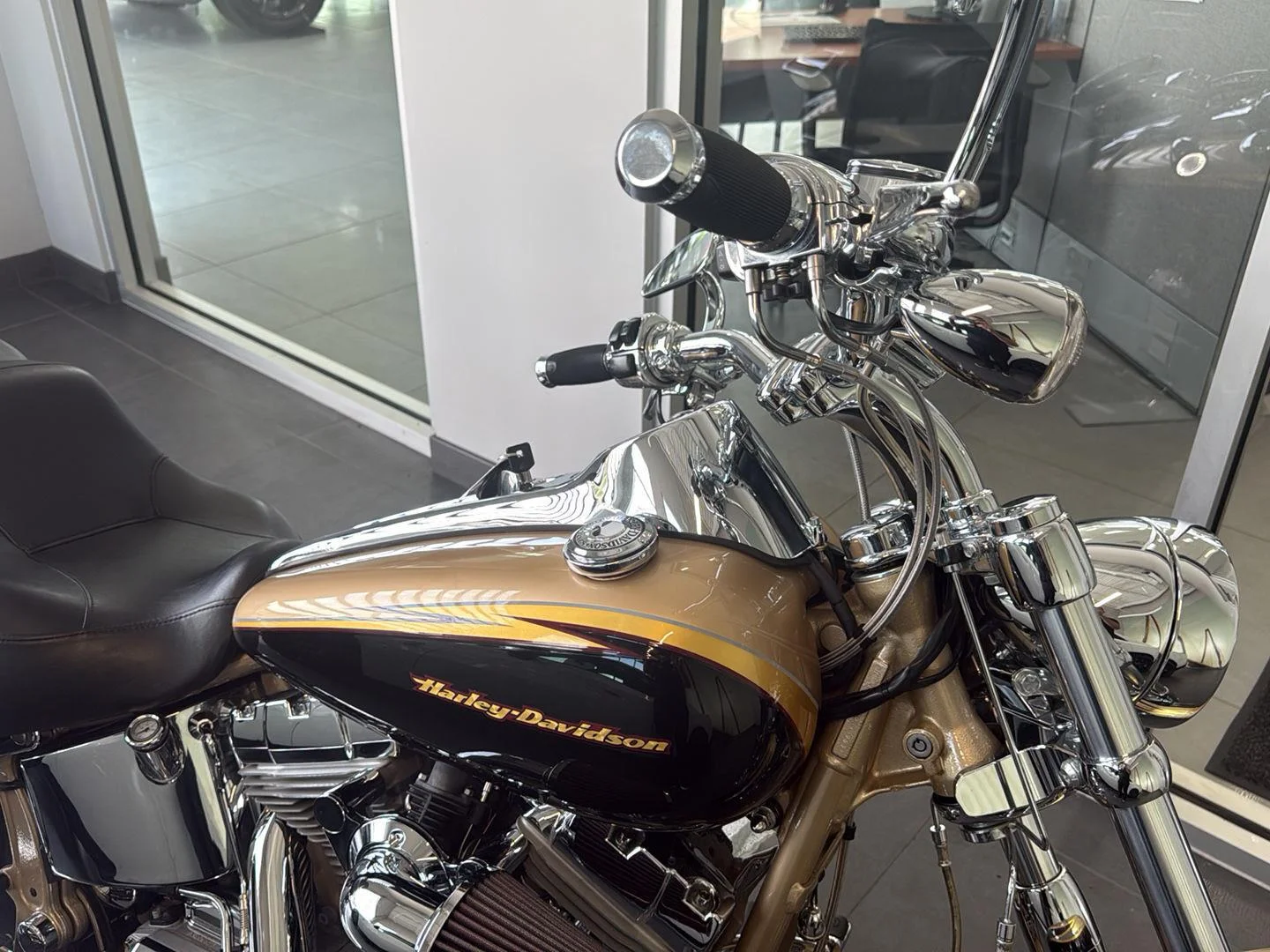 Used 2003 gold Harley Davidson Screaming Eagle image 14