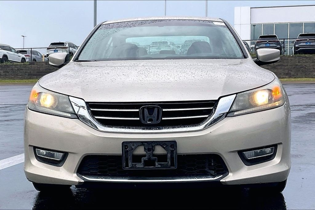 Used 2013 Beige Honda Sport image 2