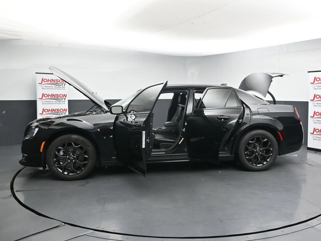 Used 2022 Black Chrysler Touring image 43