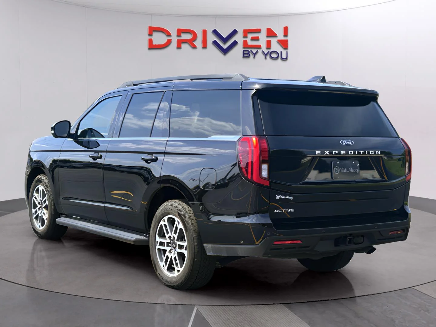 Used 2025 Agate Black Ford Active image 3