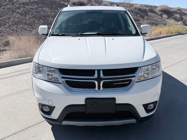 Used 2017 White Dodge SXT image 2