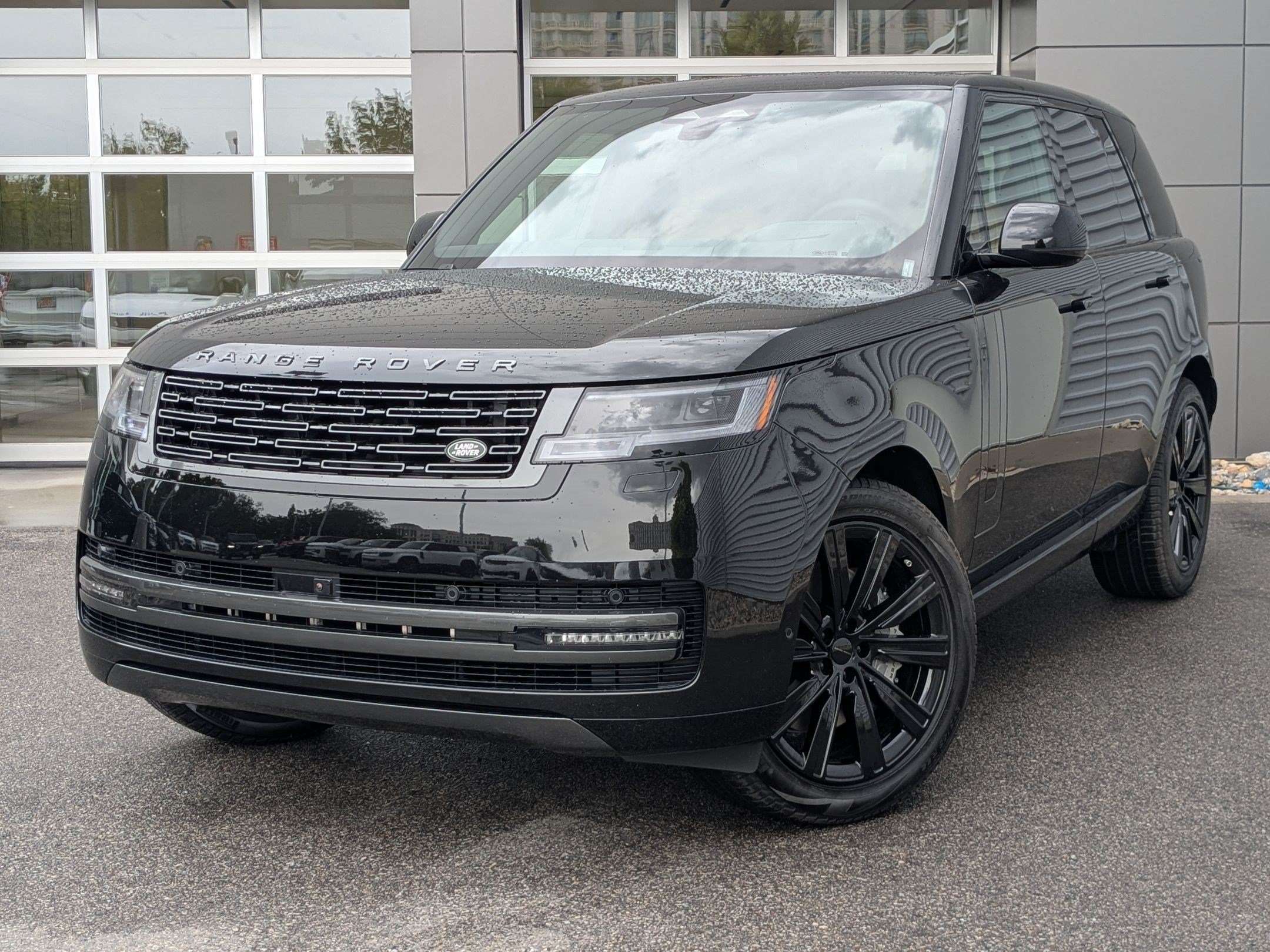 New 2026 Santorini Black Land Rover P530 SE image 1