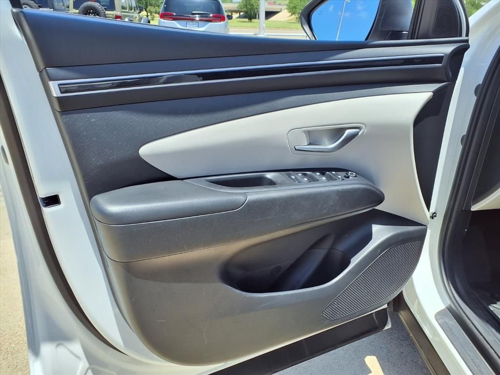 Used 2024 White Hyundai SEL image 14