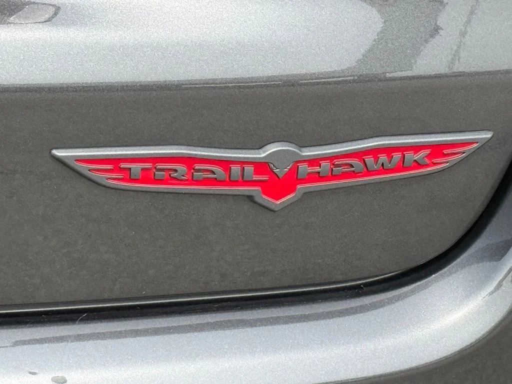 Used 2024  Jeep Trailhawk image 28