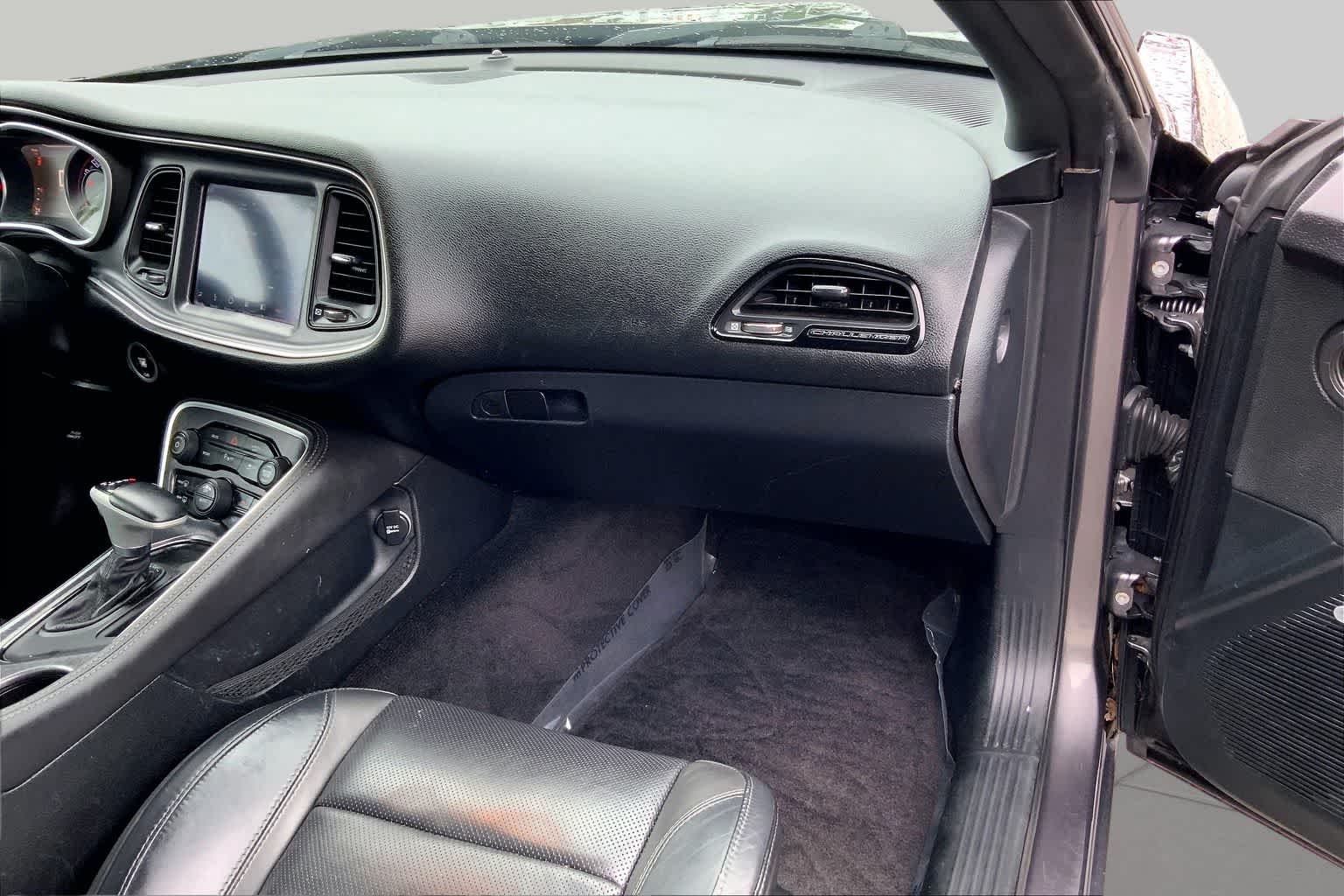 Used 2018 Granite Pearlcoat Dodge SXT Plus image 16