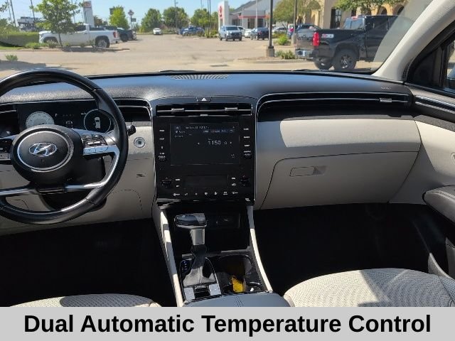 Used 2023 Black Hyundai SEL image 4