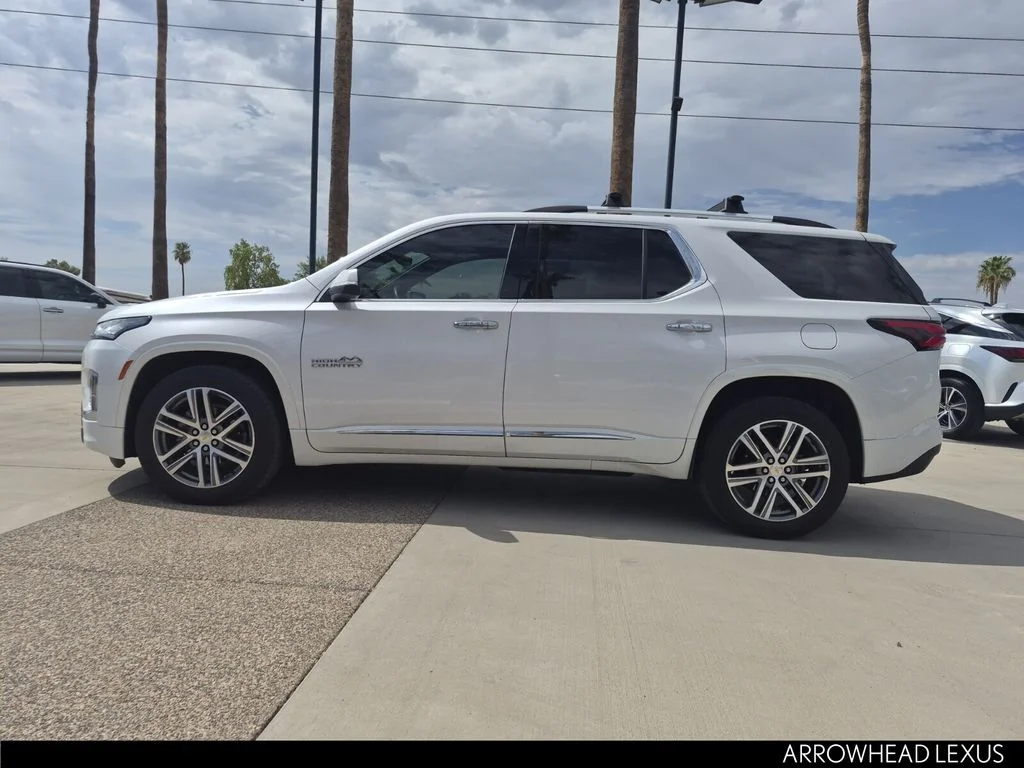 Used 2023 White Chevrolet High Country image 3