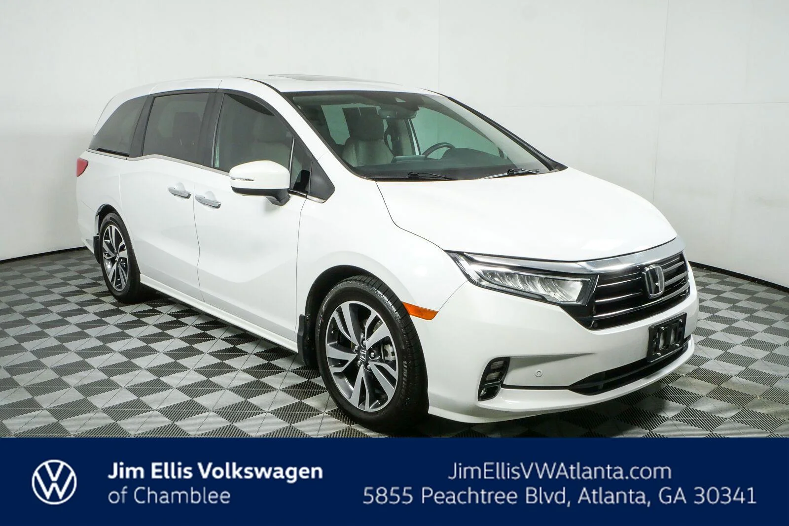 Used 2024 Platinum White Pearl Honda Touring image 1