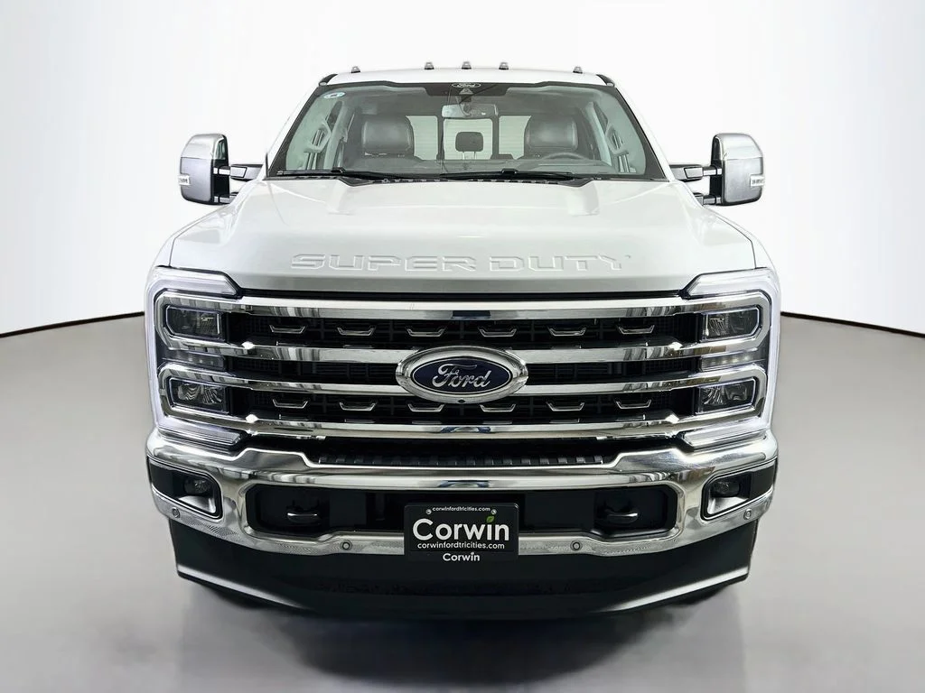 New 2026 Oxford White Ford Lariat image 4