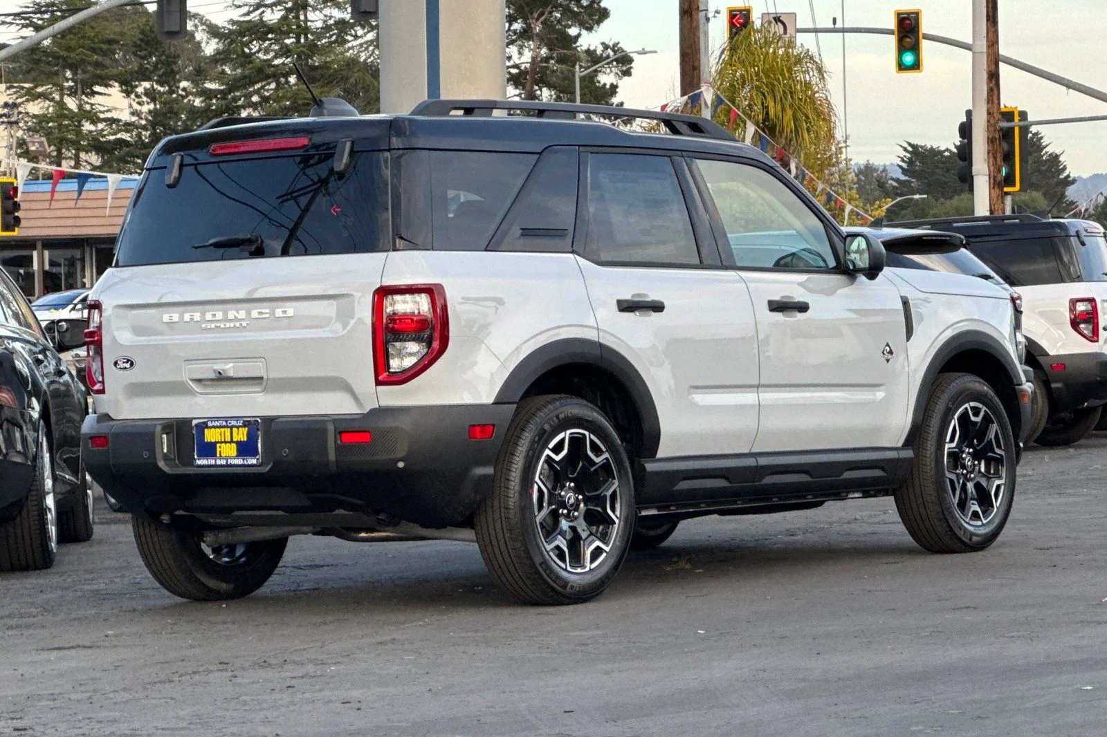 New 2026 Space White Metallic Ford Outer Banks® image 3
