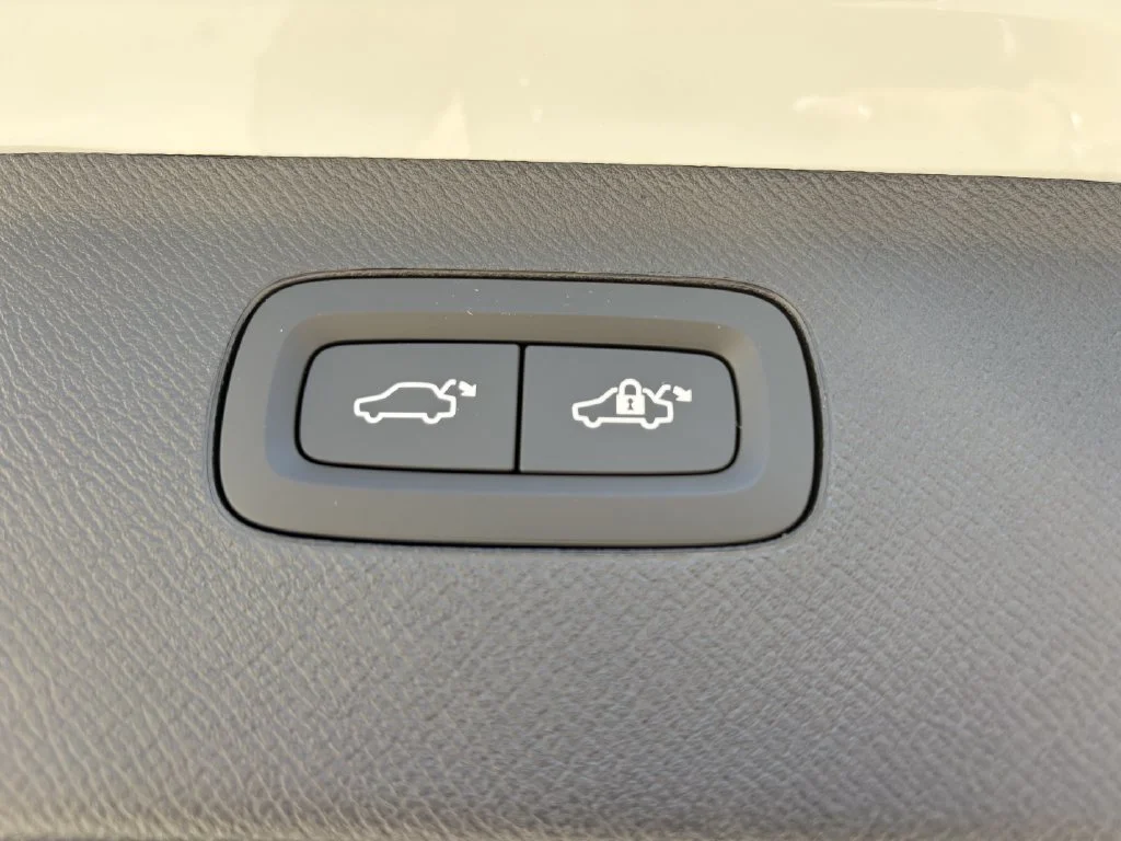 New 2026 Crystal White Volvo Plus image 30