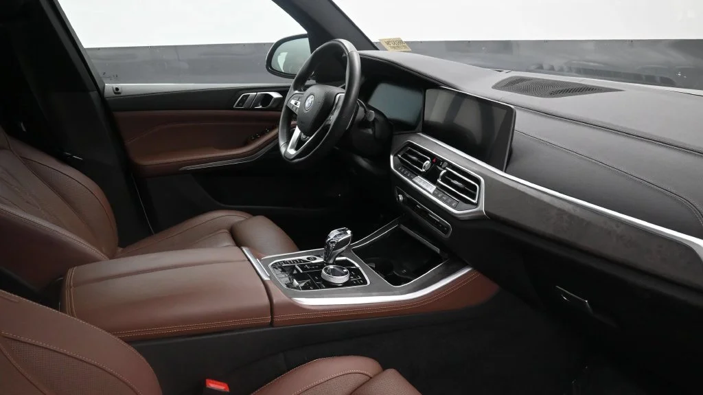 Used 2023 Mineral White Metallic BMW xDrive45e image 11
