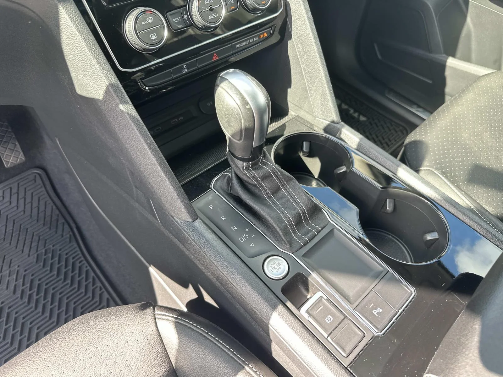 Used 2023 Gray Volkswagen 3.6L V6 SE w/Technology image 17