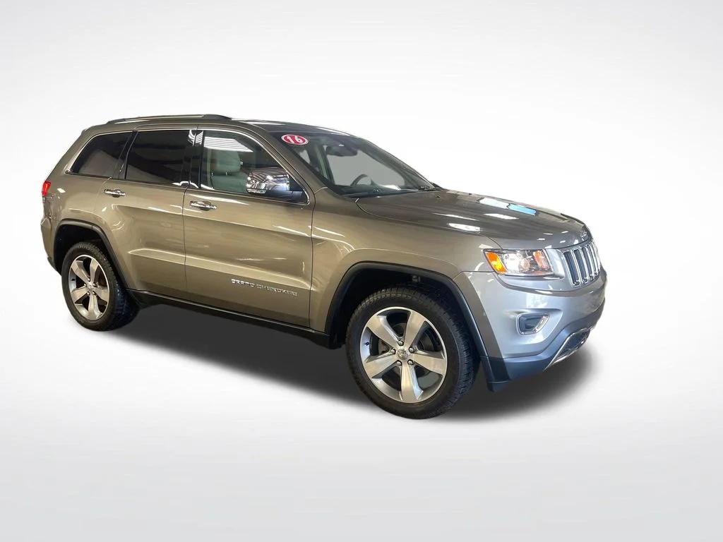 Used 2016 Beige Jeep Limited image 8