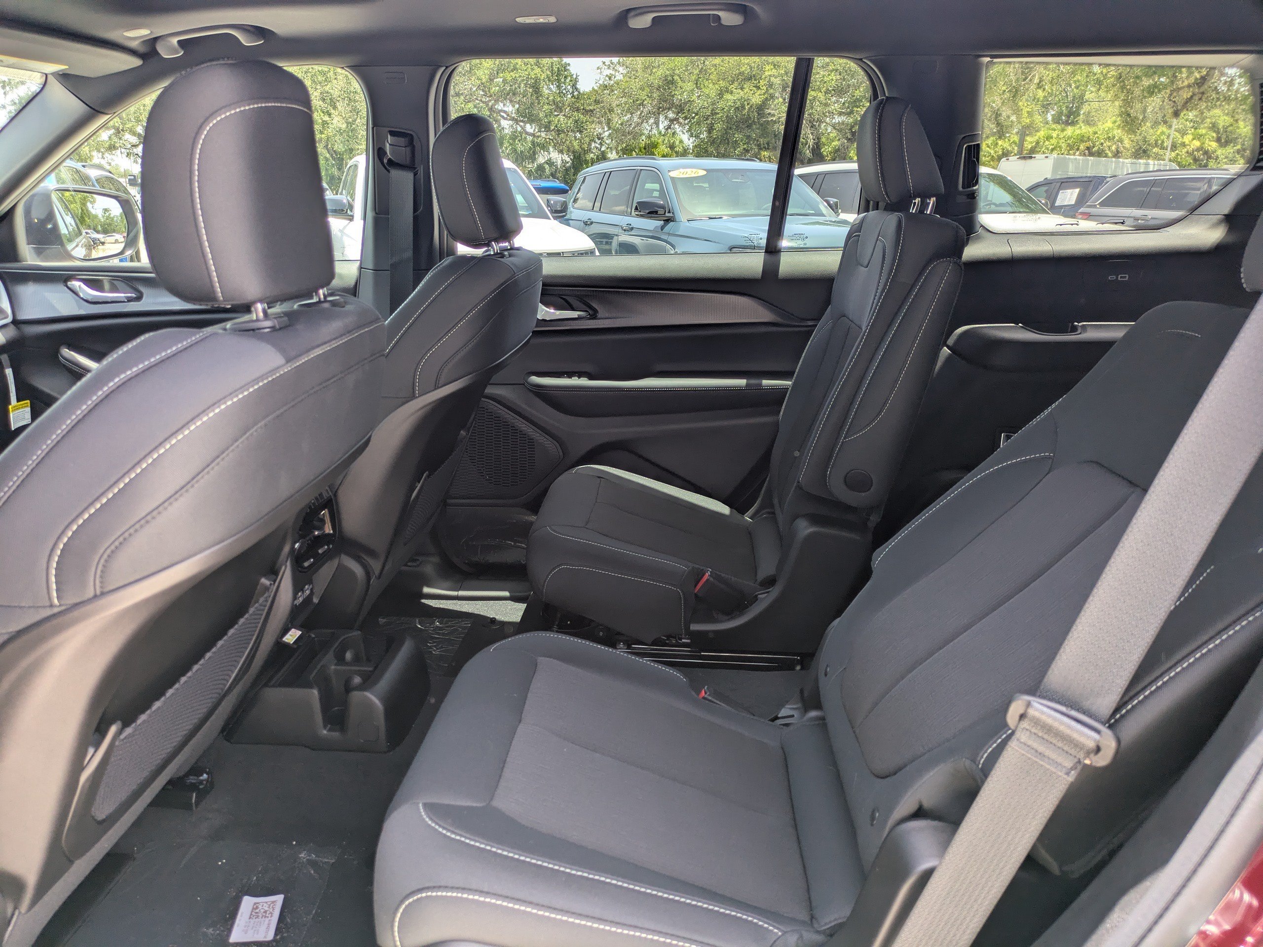 New 2026 Velvet Red Pearl-Coat Exterior Paint Jeep Laredo X image 13