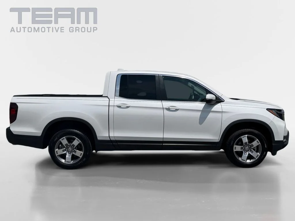 Used 2024 White Honda RTL image 8