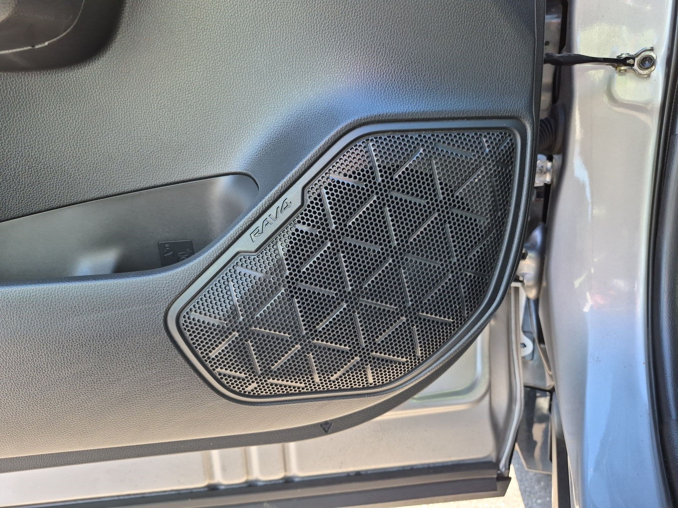 2023 Toyota RAV4 XSE - Photo 14