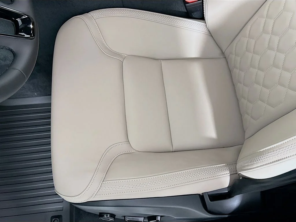 2026 Volvo XC60 Plus - Photo 20