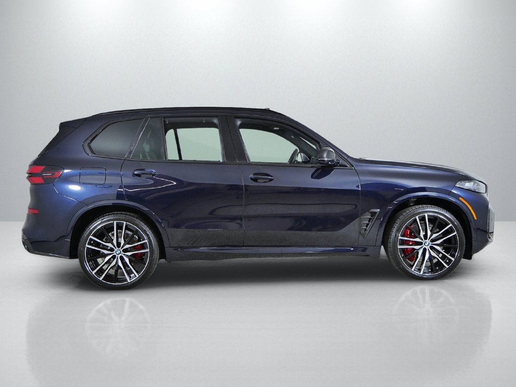 2026 BMW X5 M60i - Photo 8