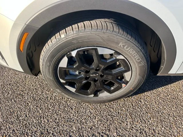 New 2026 White Kia S image 7