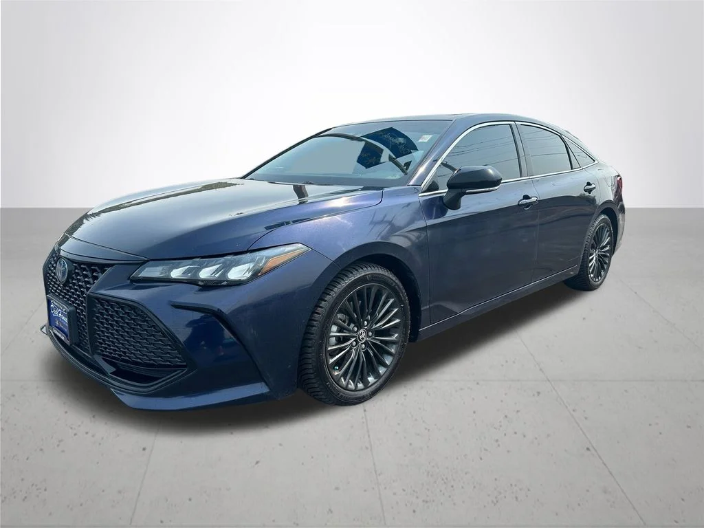Used 2021  Toyota XSE image 2