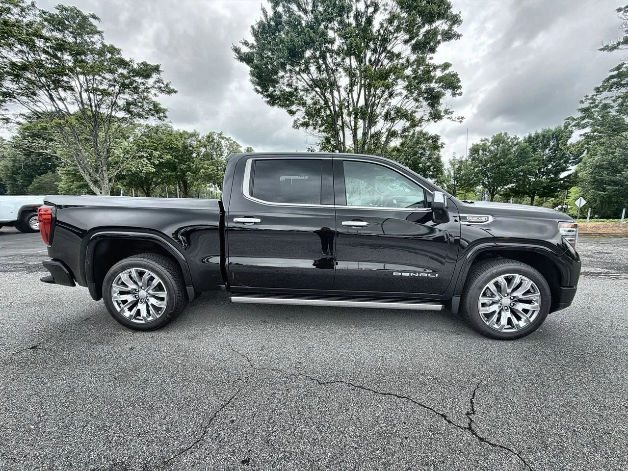 2026 GMC Sierra 1500 Denali - Photo 9