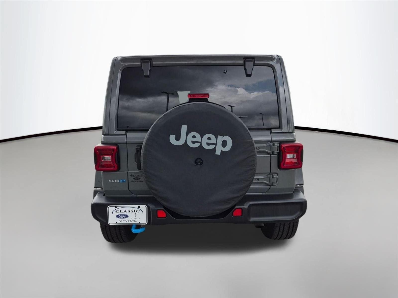 Used 2022 Sting-Gray Clearcoat Jeep Unlimited Sahara image 6