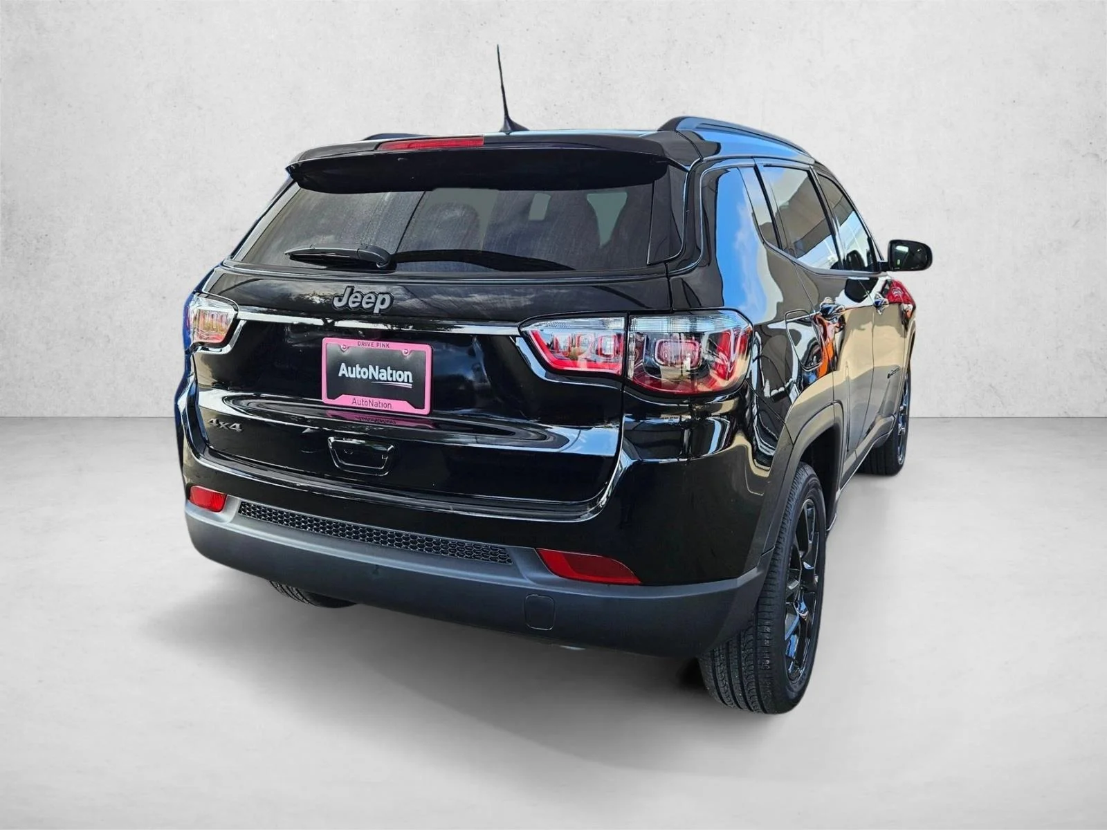 New 2026 Diamond Black Crystal Pearlcoat Jeep Latitude Altitude image 2