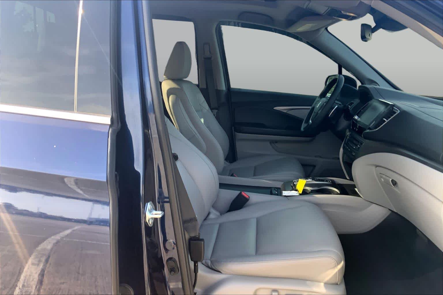 Used 2021 Obsidian Blue Pearl Honda RTL-E image 9